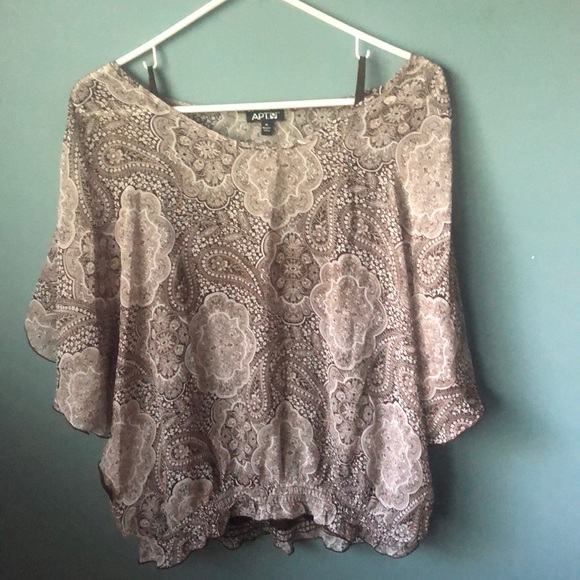 🔥3/15🔥 Sheer blouse. - Picture 1 of 6